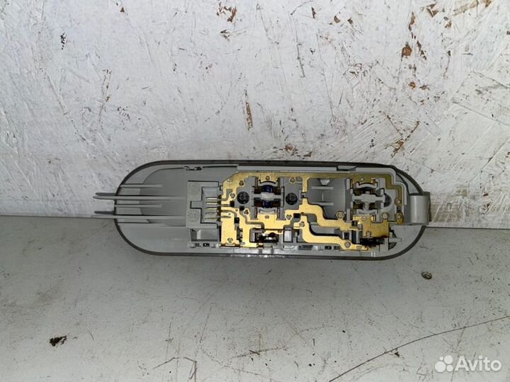 Плафон подсветки салона Renault Megane седан K4M