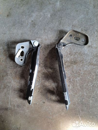 Петля капота Audi A6 C6