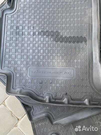 Ковры в салон на Toyota Cryiser 200