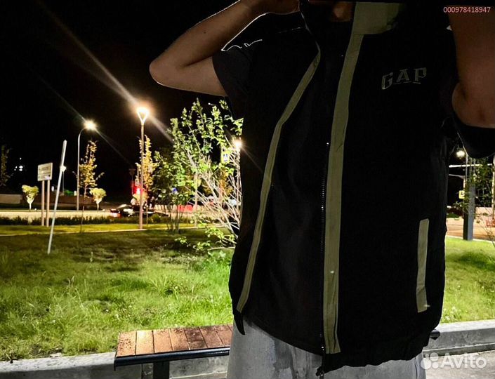 Жилетка (безрукавка) Gap