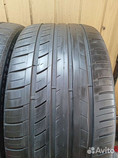 RoadX RXMotion U11 295/35 R21