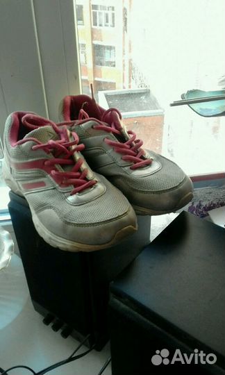 Кроссовки на девочку 35 р