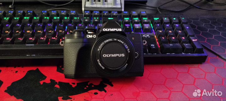 Фотоаппарат Olympus OM-D E-M10 Mark III Kit