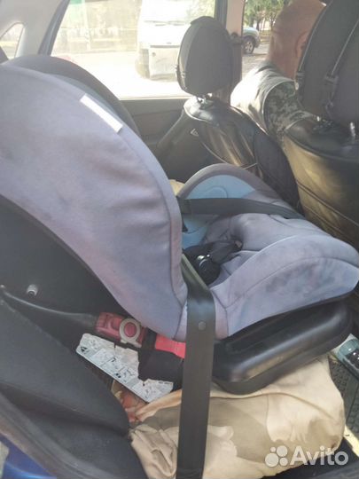 Автомобильное кресло