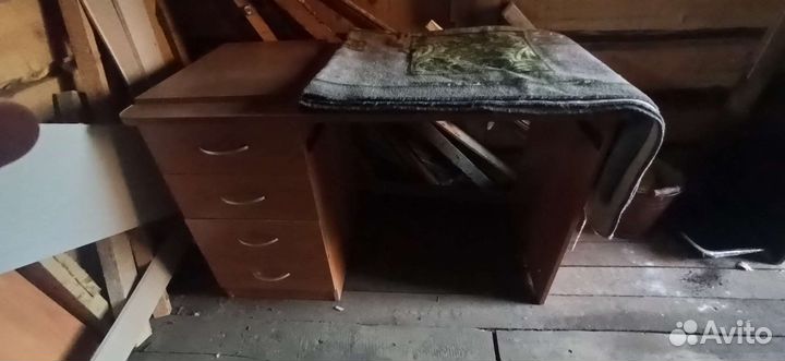 Компьютерный стол