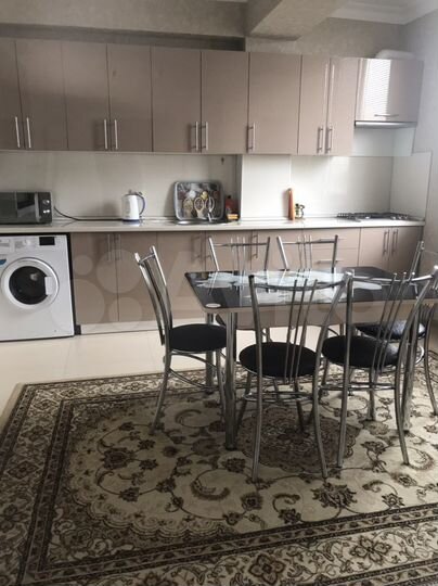 2-к. квартира, 65 м², 3/10 эт.