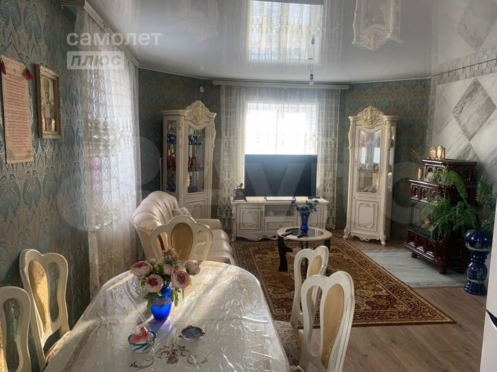 Дом 230 м² на участке 11 сот.