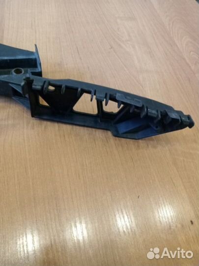 Кронштейн фары передний левый Volkswagen Polo