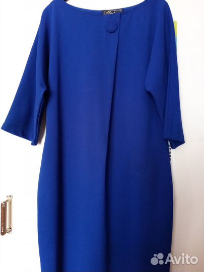 Платья и костюмы женские