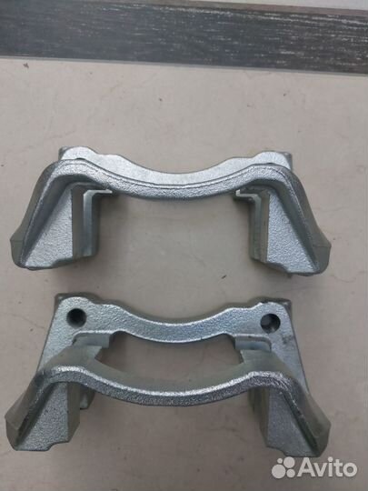 Скоба суппорта задняя на форд транзит 155сил