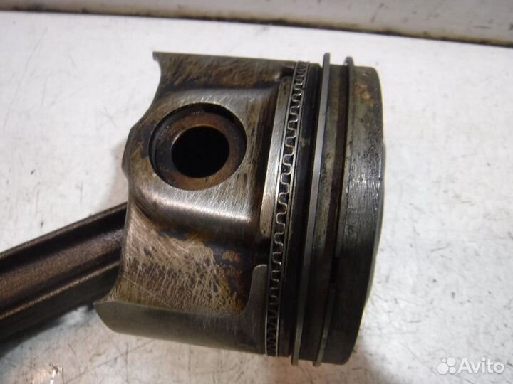 Поршень с шатуном Chery Amulet A15