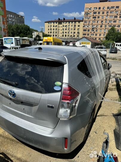 Toyota Prius Alpha 1.8 CVT, 2018, битый, 120 000 км