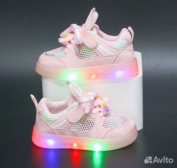 Кроссовки для девочки