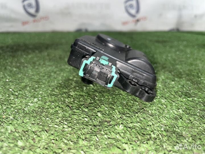 Моторчики заслонок печки Jeep Grand Cherokee WK2