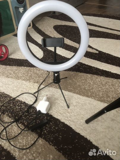 Штатив для телефона с лампой