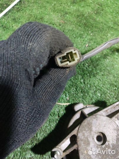 Стеклоподьемник задний правый Kia Sportage 1