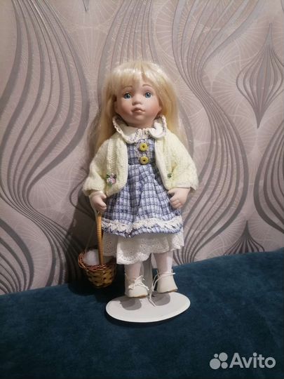 Кукла фарфоровая коллекционная