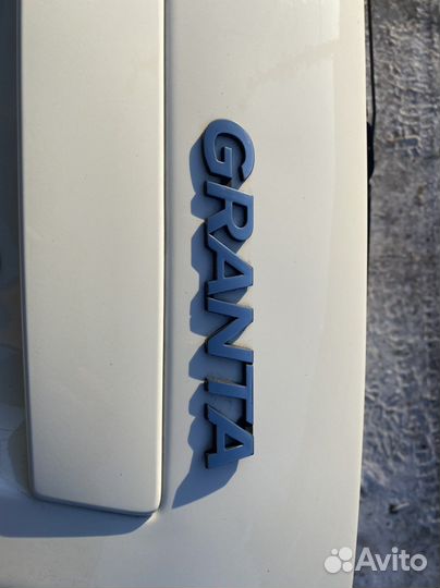 Крышка богажника granta лифтбэк