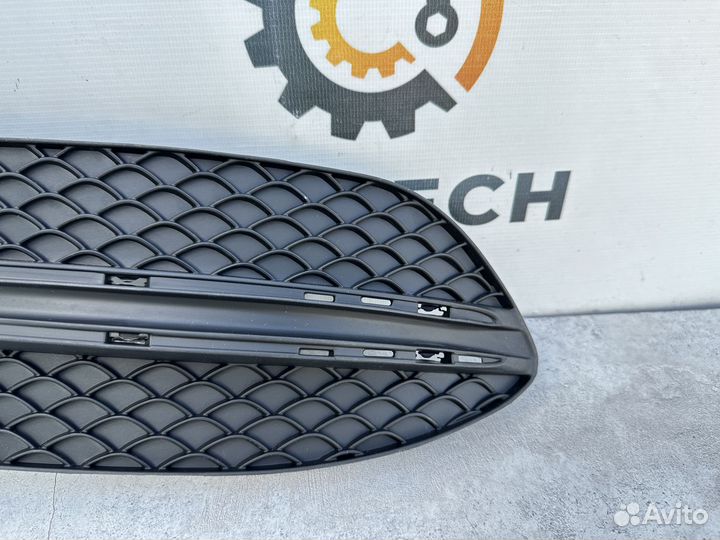 Решетка бампера Mercedes W205 A2058851223