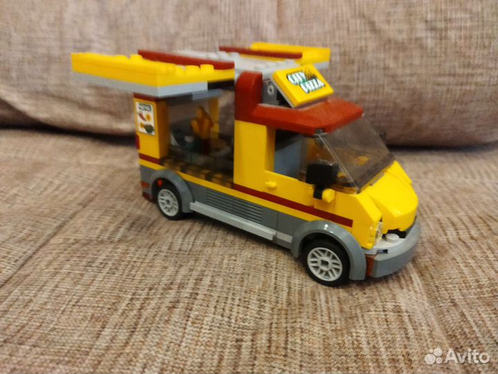 Lego City пиццерия на колесах 60150
