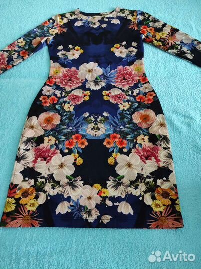 Платье женское. Плотное