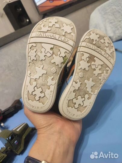 Сандалии для мальчика 22-23 размер