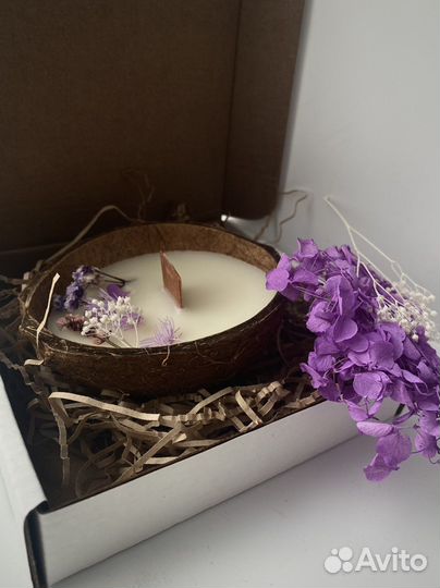 Свеча в кокосе