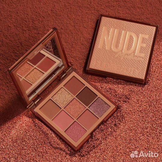 Палетка теней huda beauty