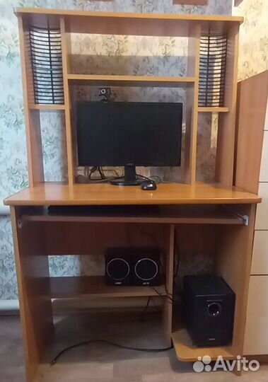 Компьютерный стол