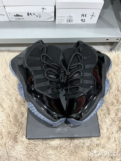 Nike air jordan 11 cap and gown