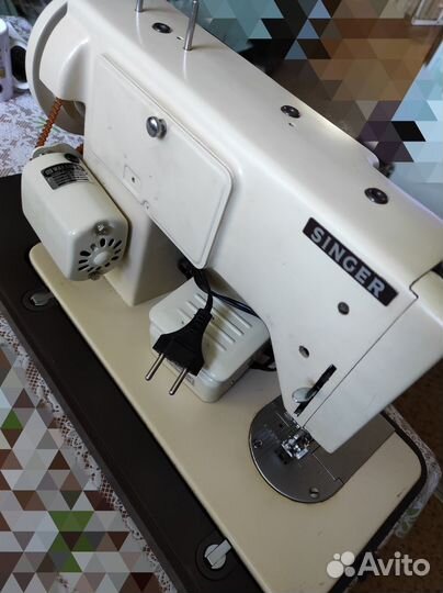Швейная машинка зингер