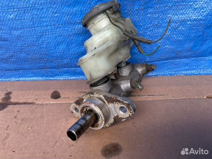 Главный тормозной цилиндр Acura Tl UA5 3.2L sohc