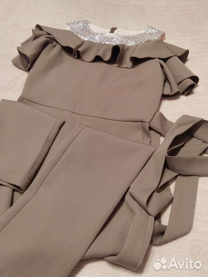 Комбинезон нарядный для девочки