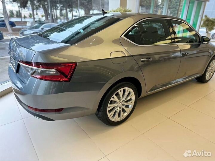 Skoda Superb 2.0 AMT, 2023