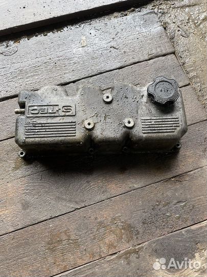 Клапанная крышка B10S1