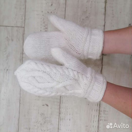 Варежки белые из козьего пуха