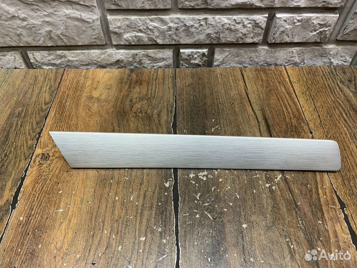 VW Touareg NF Накладка декоративная на обшивку