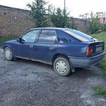 Opel Vectra 1.6 MT, 1991, 250 000 км, с пробегом, цена 53 000 руб.