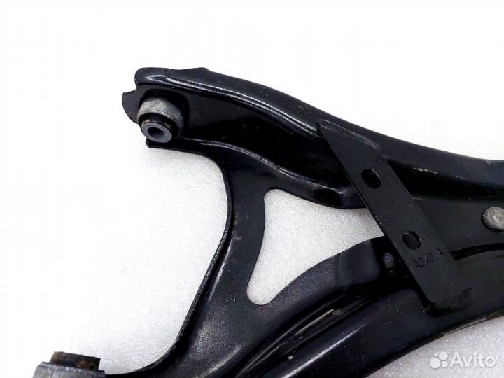 Рычаг подвески передний правый Renault Arkana JC