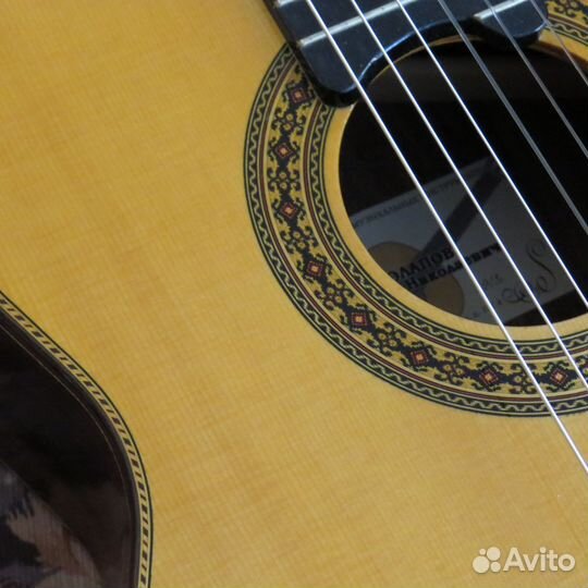 Мастеровая классическая гитара
