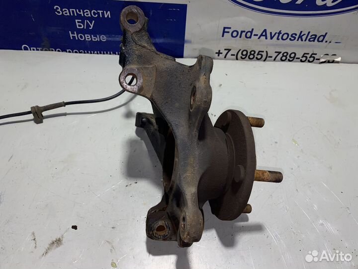 Кулак передний левый Ford Fiesta MK6 2009-2019