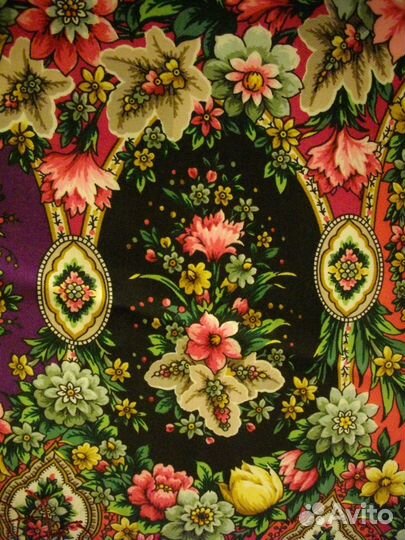 Павловопосадская шаль и платок