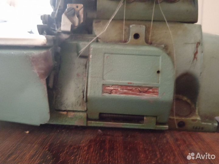 Промышленный трикотажный оверлок