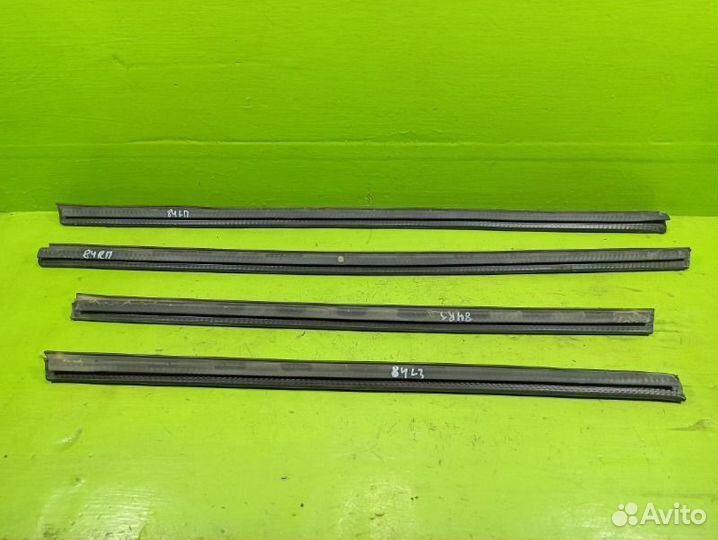 Уплотнитель стекла Ford Kuga 2 CBS jqmb 2014