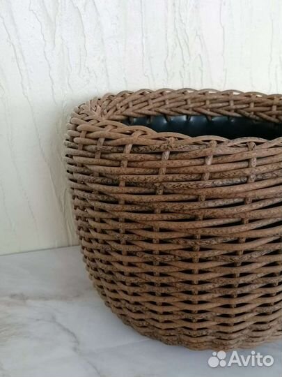 Кашпо из ротанга