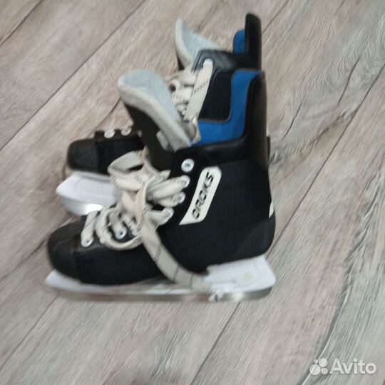 Коньки хоккейные