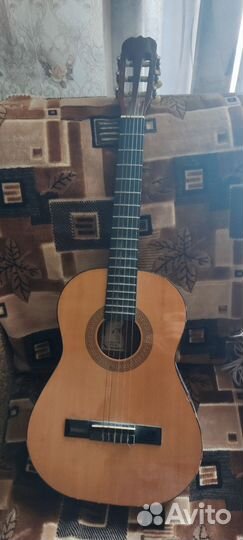 Классическая гитара бу