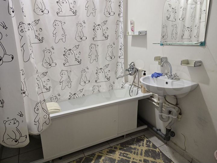 2-к. квартира, 69 м², 8/17 эт.