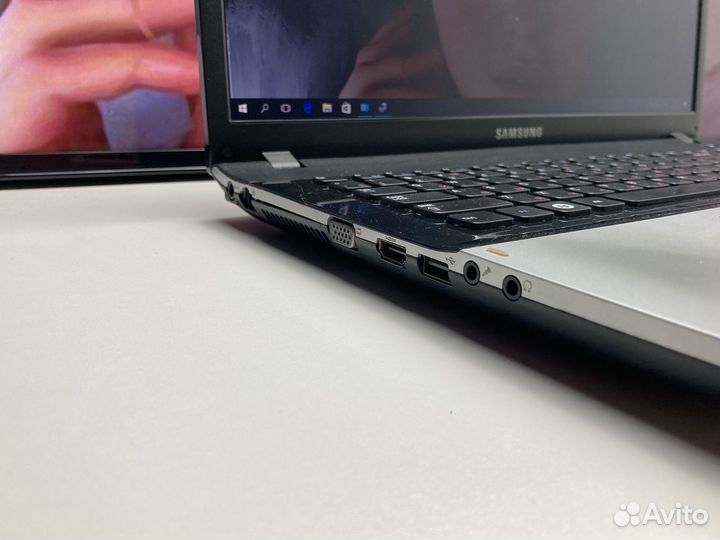 Большой мощный ноутбук Samsung i3/17,3