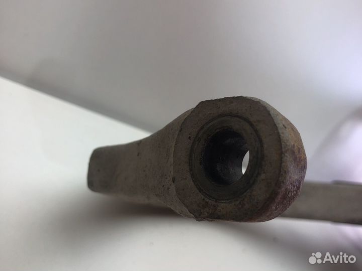 Передний правый поворотный кулак Мерседес w220